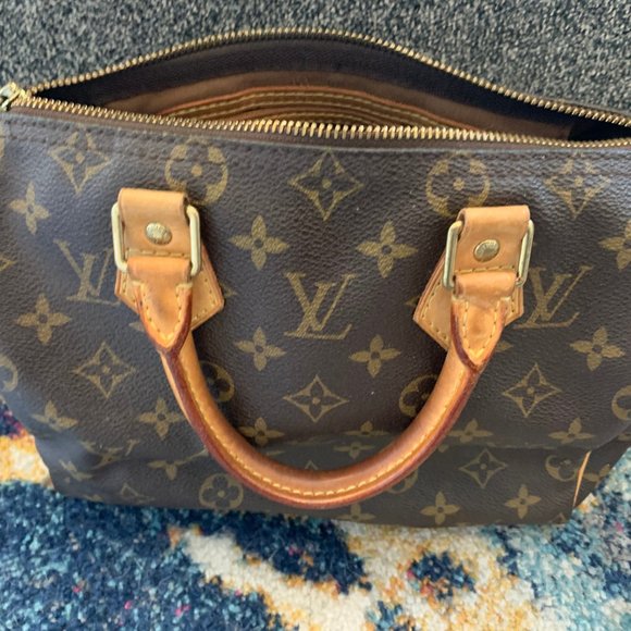 Louis Vuitton - Picture 3 of 3